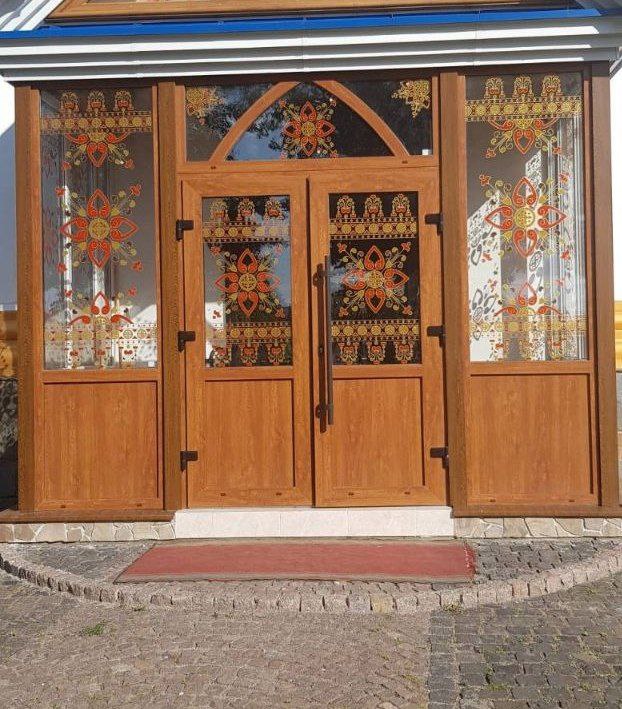вітражні вікна пластикові