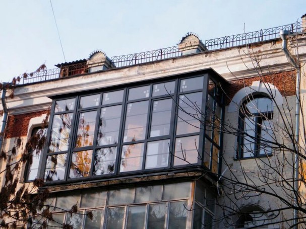 Панорамний балкон