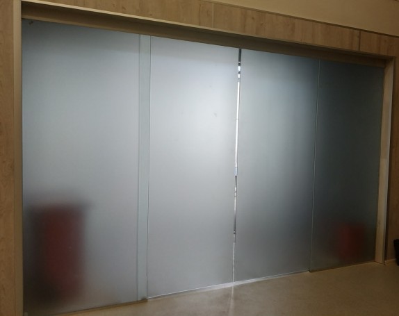 Sliding partition walls