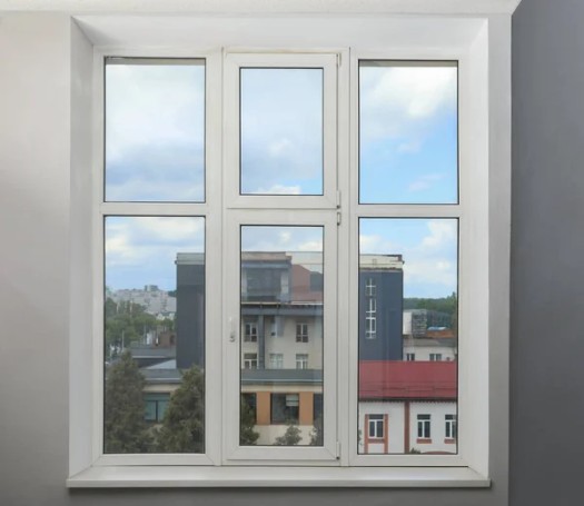 Fenster mit Kunststoffrahmen