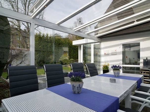 Frameless glazing for the terrace