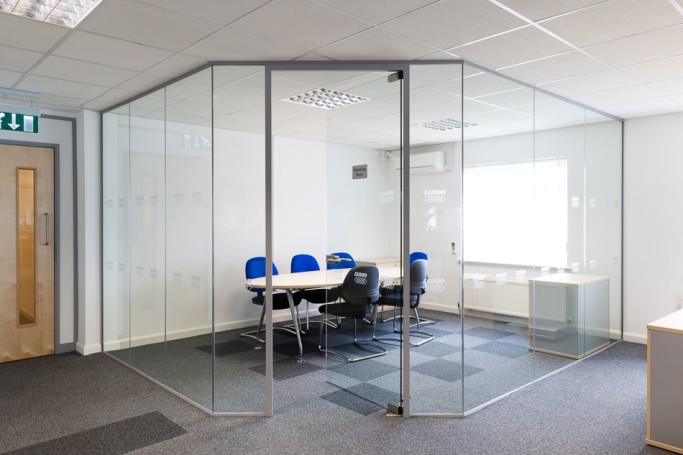 All- glass partitions
