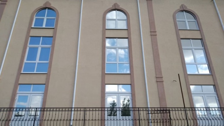 arched windows